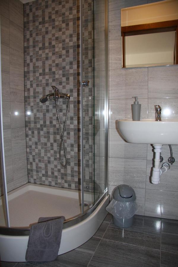 Mietusia Przystan - Wynajem Pokoi Hotell Ciche  Exteriör bild