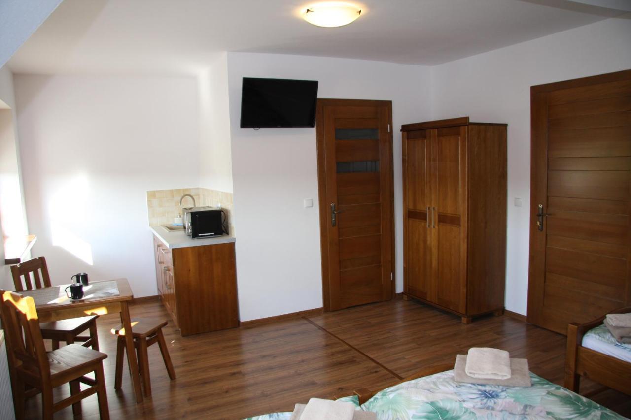 Mietusia Przystan - Wynajem Pokoi Hotell Ciche  Exteriör bild