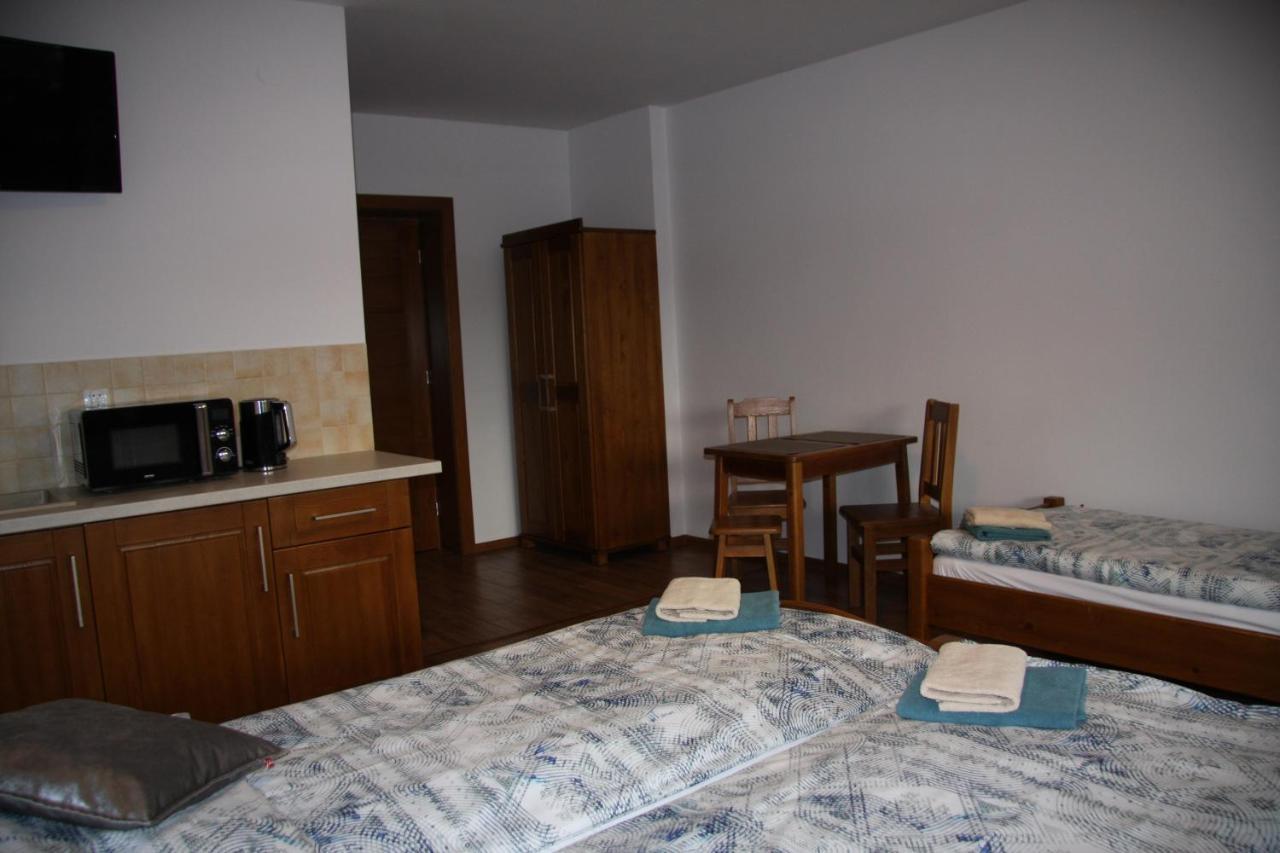 Mietusia Przystan - Wynajem Pokoi Hotell Ciche  Exteriör bild
