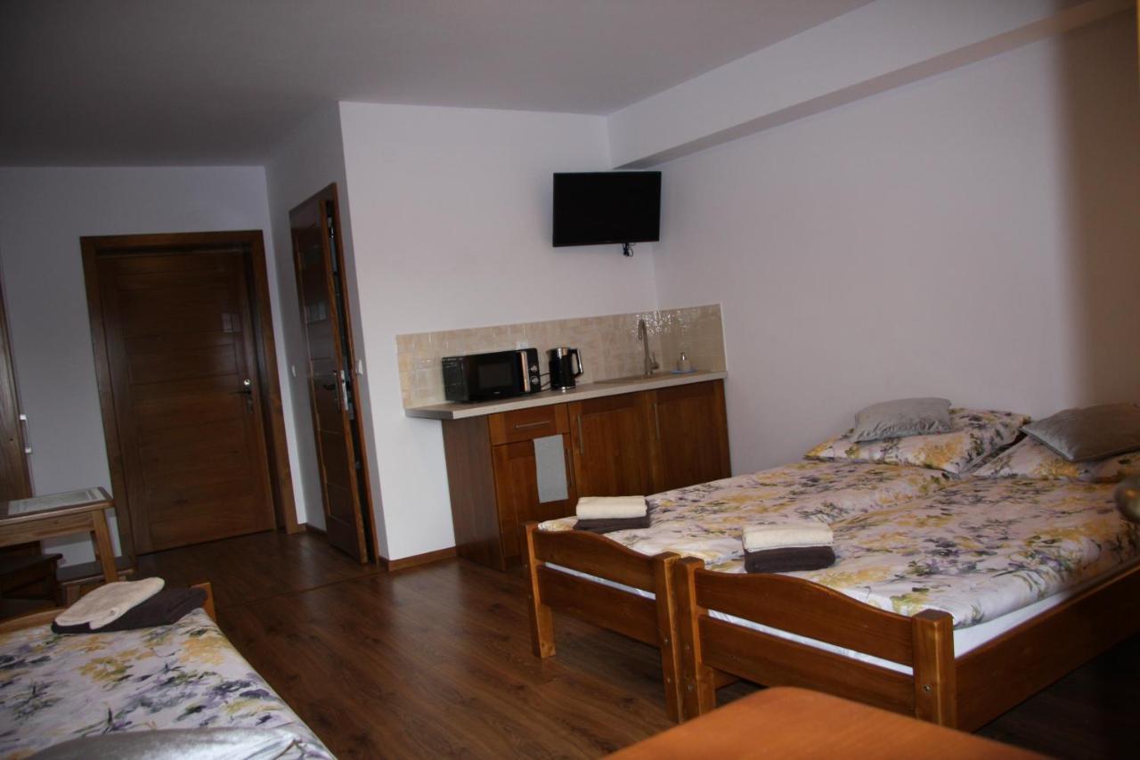 Mietusia Przystan - Wynajem Pokoi Hotell Ciche  Exteriör bild